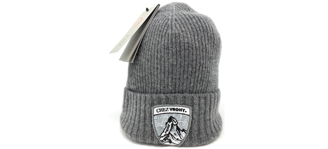 Look cool and cozy in this classic beanie. With its warm wool-cashmere blend, it makes a stylish accessory to your winter skiwear.