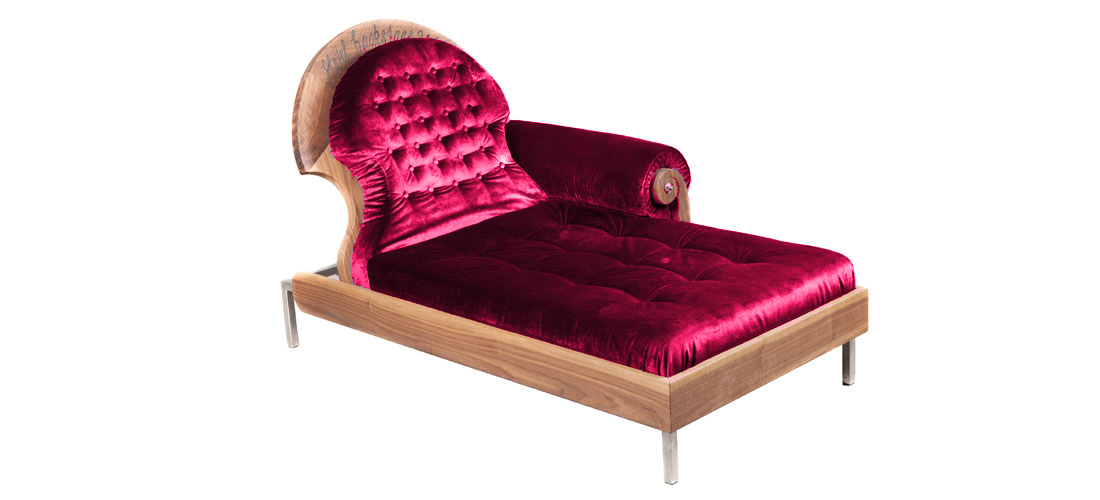 European Walnut / Red Velvet